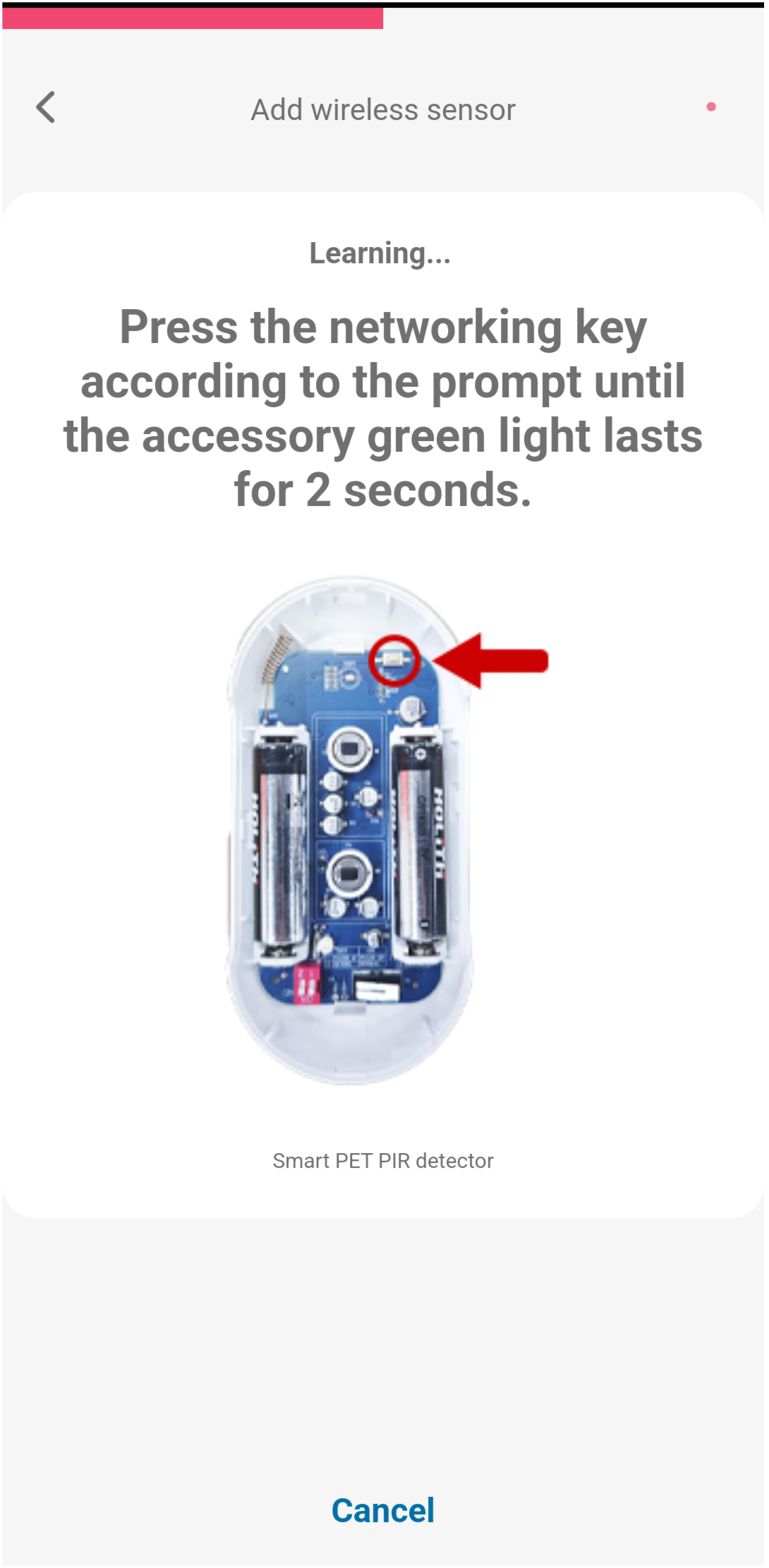 Protegus mobile app — Learning mode for Smart PET PIR detector; red arrow highlights the learn button on the circuit board