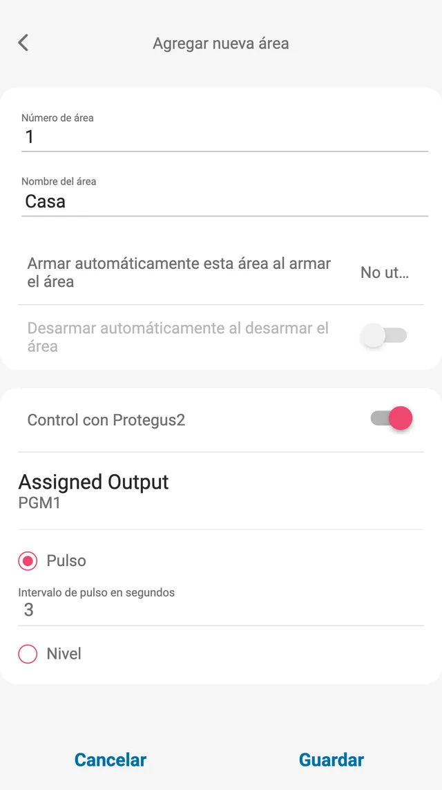 Pantalla Agregar nueva área de Protegus2: Número de área 1, Nombre del área Casa, armado automático «No ut…» (texto cortado), desarmado automático desactivado, «Control con Protegus2» activado, Assigned Output PGM1 (sin traducir en la app), Pulso seleccionado con intervalo de 3 segundos, Nivel sin seleccionar. Botones Cancelar y Guardar.