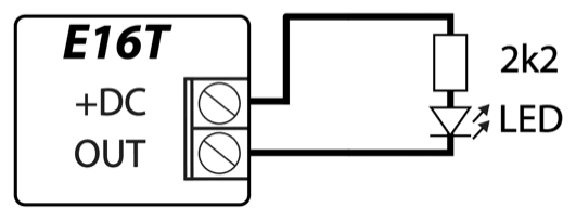 Prijungimo schema: E16T prijungtas prie LED. Nuo +DC laidas eina per 2k2 rezistorių į LED, o iš LED grįžta į OUT.
